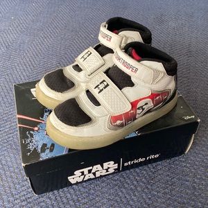 Stride rite stormtrooper light up white sneakers size 2 boys